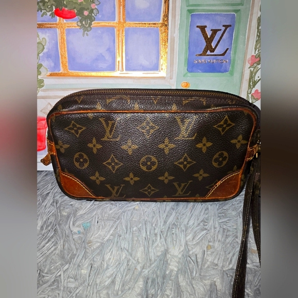 Louis Vuitton Signiture Monogram Vintage Wristlet/Clutch (EUC)(SEE PICS)(COA) - Picture 2 of 10